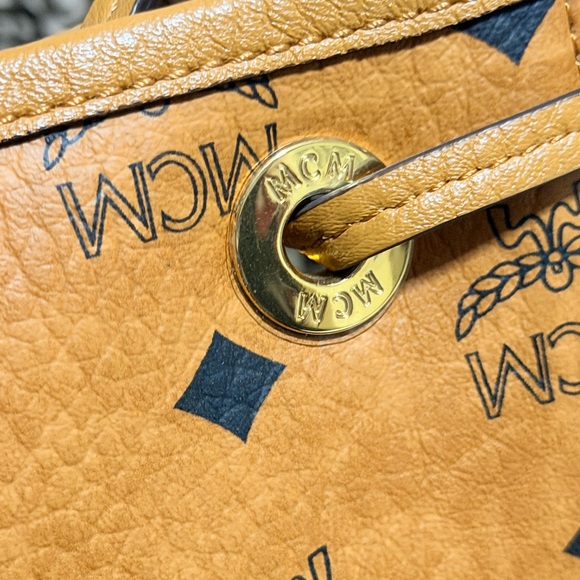 MCM Reversible Liz Shopper Tote - Picture 6 of 9